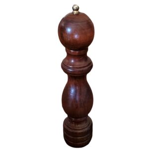 Vintage Catalina of California Continental Gourmet Pepper Mill Dark Brown Walnut